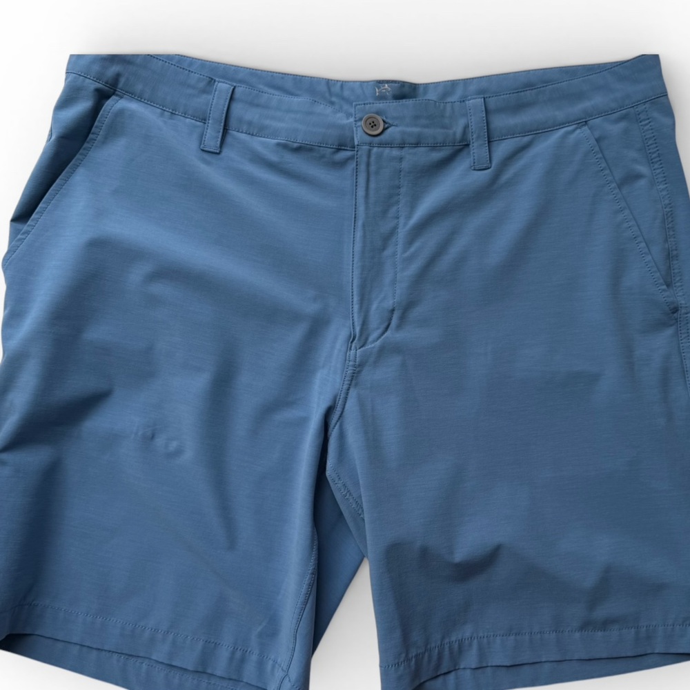 Southern Tide Skip Jacks Men's blue performance shorts 38"